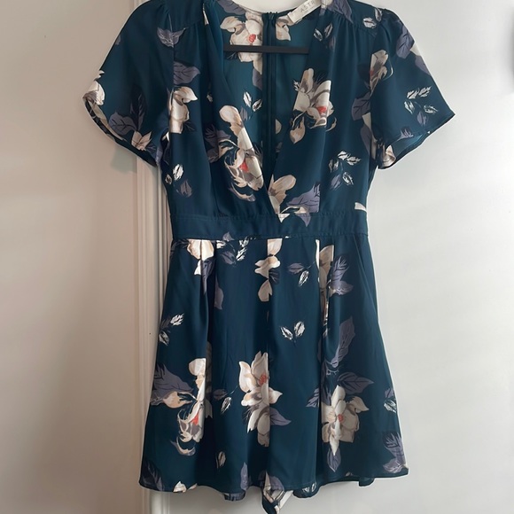 Astr Pants - ASTR Romper Size Small Worn a couple times in great condition
